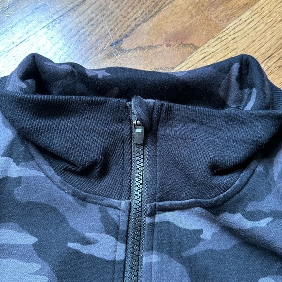 Athleta Triumph Full Zip Jacket Black Camo Sz 1X - Picture 4 of 13